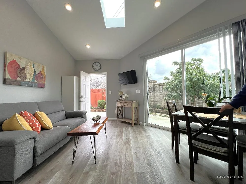 476 Fiesta Dr photo 1