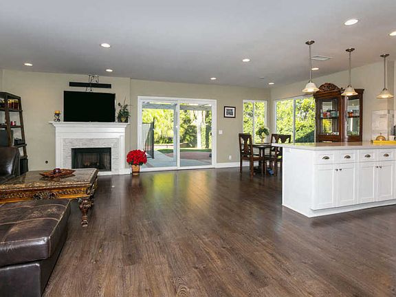 3rd image of 29105 Laro Dr