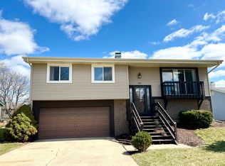 315 Sutherland Ln, Bloomingdale, IL