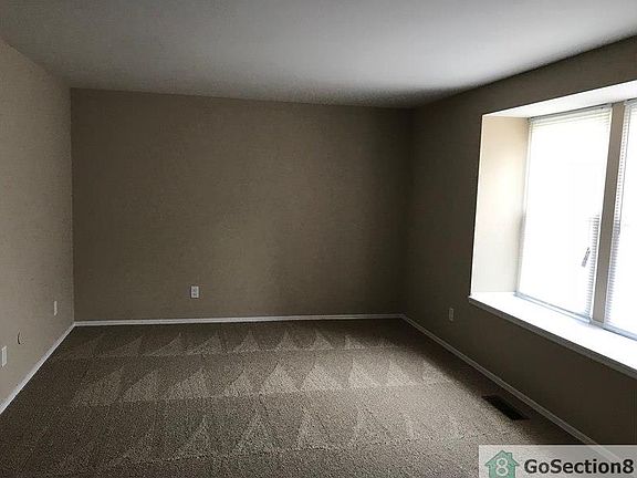 3rd image of 7585 Mount Hood Dr