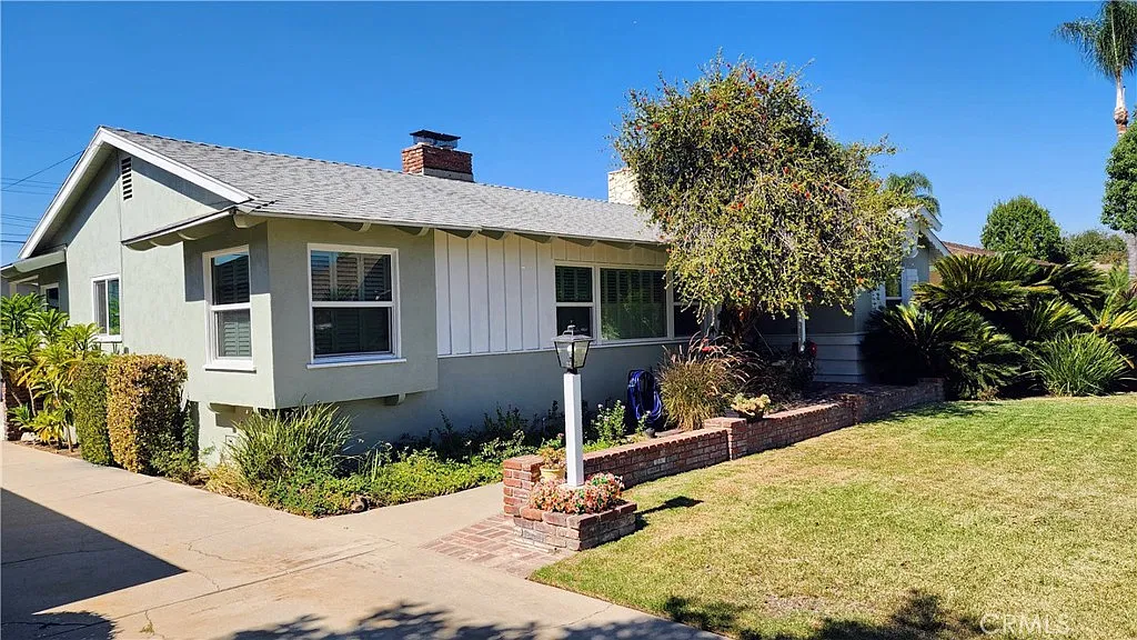 3 bed, 1750 sqft, $3,580 — Photo 3