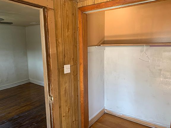 4th image of 4726 Gaynor Ave