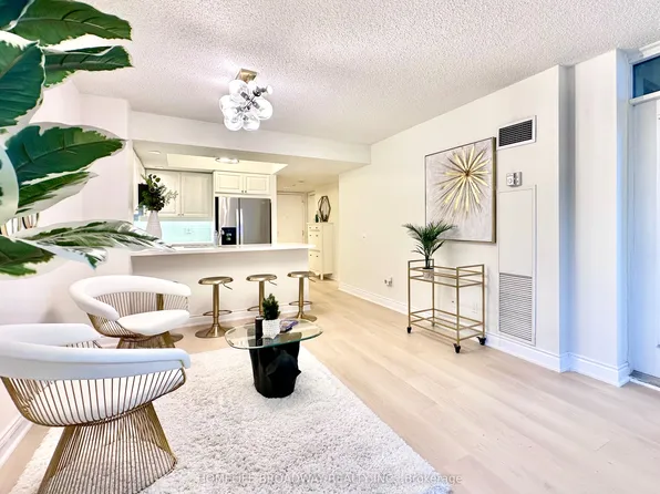 15 Northtown Way #521, Toronto, ON M2N 7A2