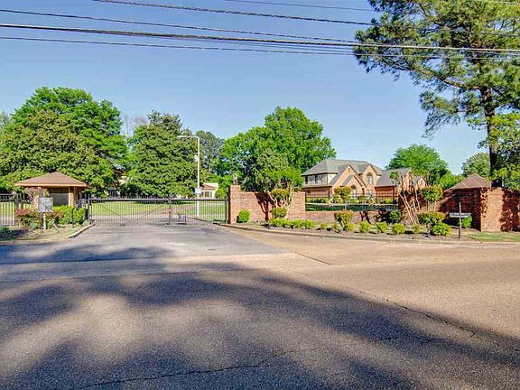 2nd image of 1222 N Lions Gate Dr