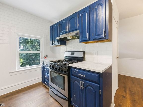 3rd image of 209 N 11th St #3