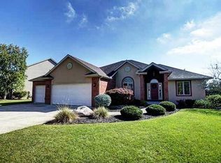 15777 Forest Ln, Findlay, OH 45840