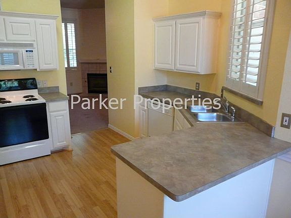 5th image of 1101 Parker Ct