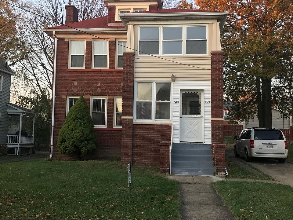 Front of 240 E Broadway Ave Girard, Ohio