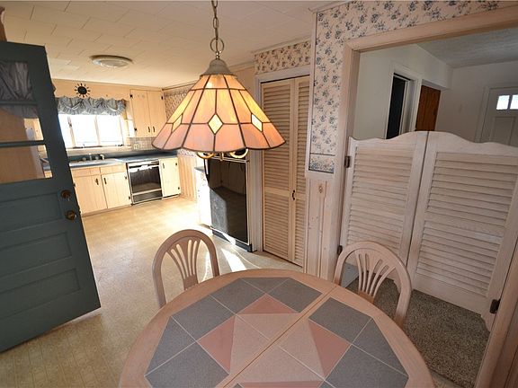 3rd image of 248 E Foster St