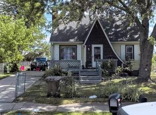 300 E Princeton Ave, Pontiac, MI 48340