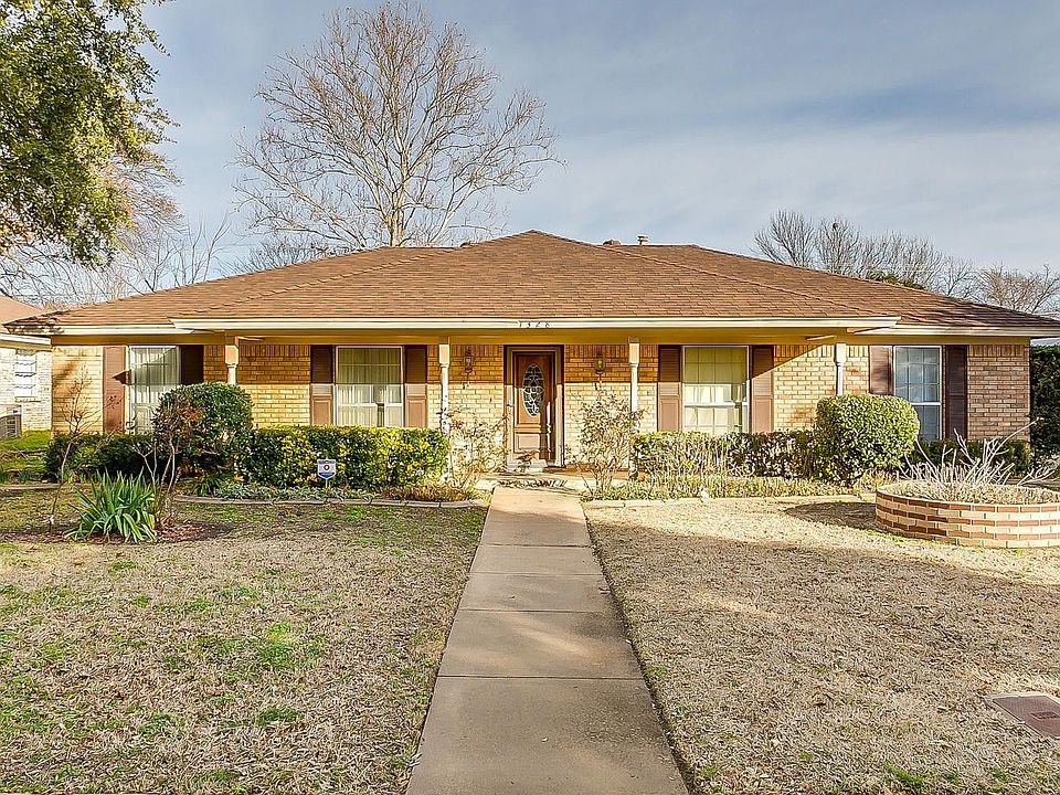 0_1328AndanteDrFortWorthTX-large-002-1-AndanteDr2of40-1500x1000-72dpi.jpg