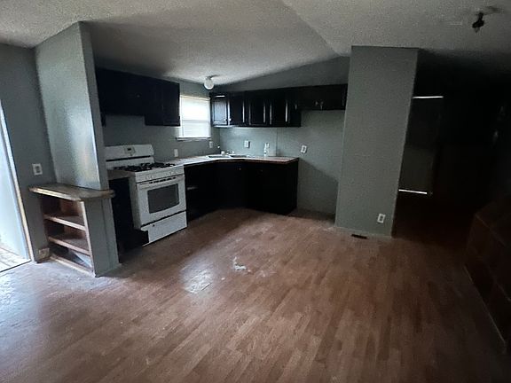 3rd image of 108 Marbury Rd