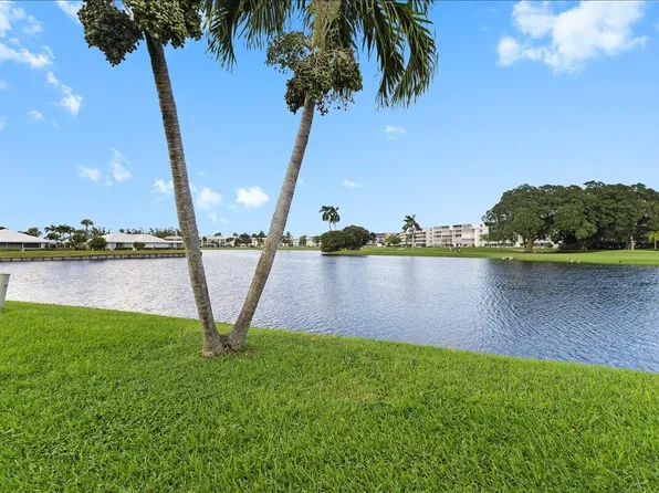 233 Rio Vista Circle, Atlantis, FL 33462