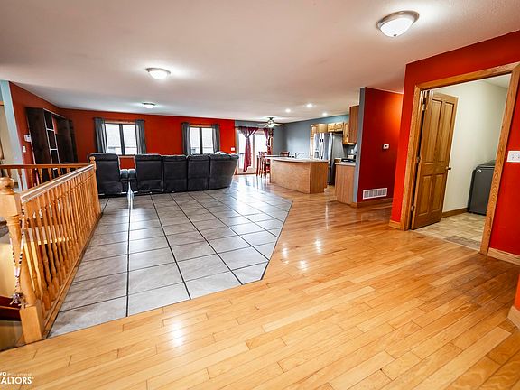 3rd image of 1311 Country Club Dr