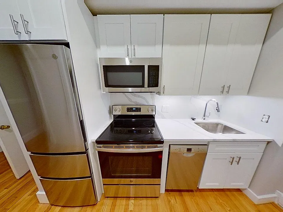 384 Commonwealth Ave #13