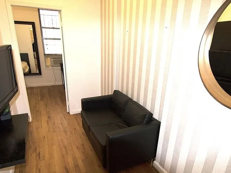 110 Mulberry St #6 — Photo 2