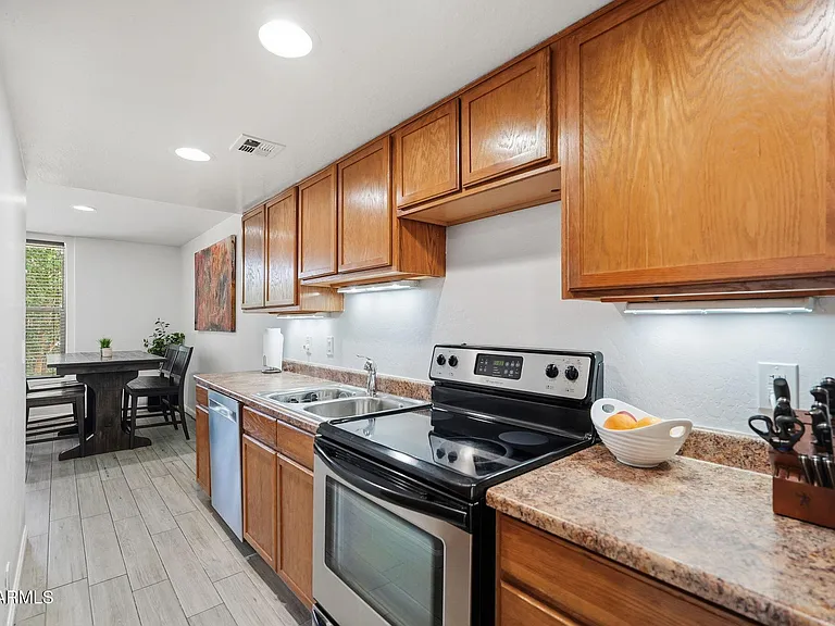 2929 N 39th St #6 — Photo 8