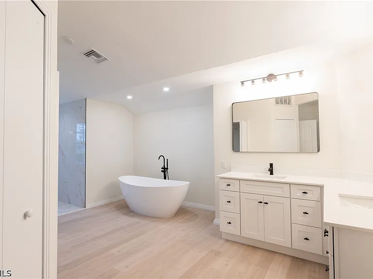 15200 Sweetwater Ct — Photo 19