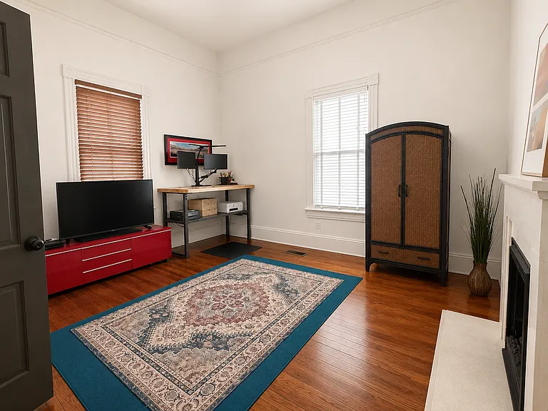 Bedroom/Office