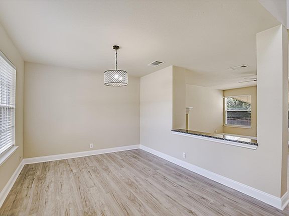 4th image of 8111 Hawick Dr