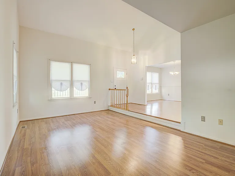 13907 Concord Ave — Photo 38