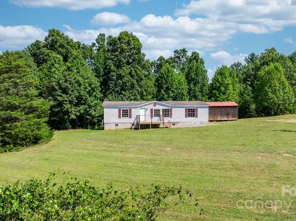 5325 Queens Creek Rd, Hickory, NC 28602