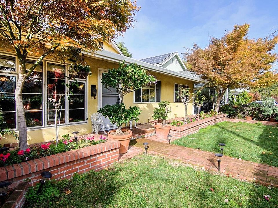 1st image of 298 Pettis Ave #298