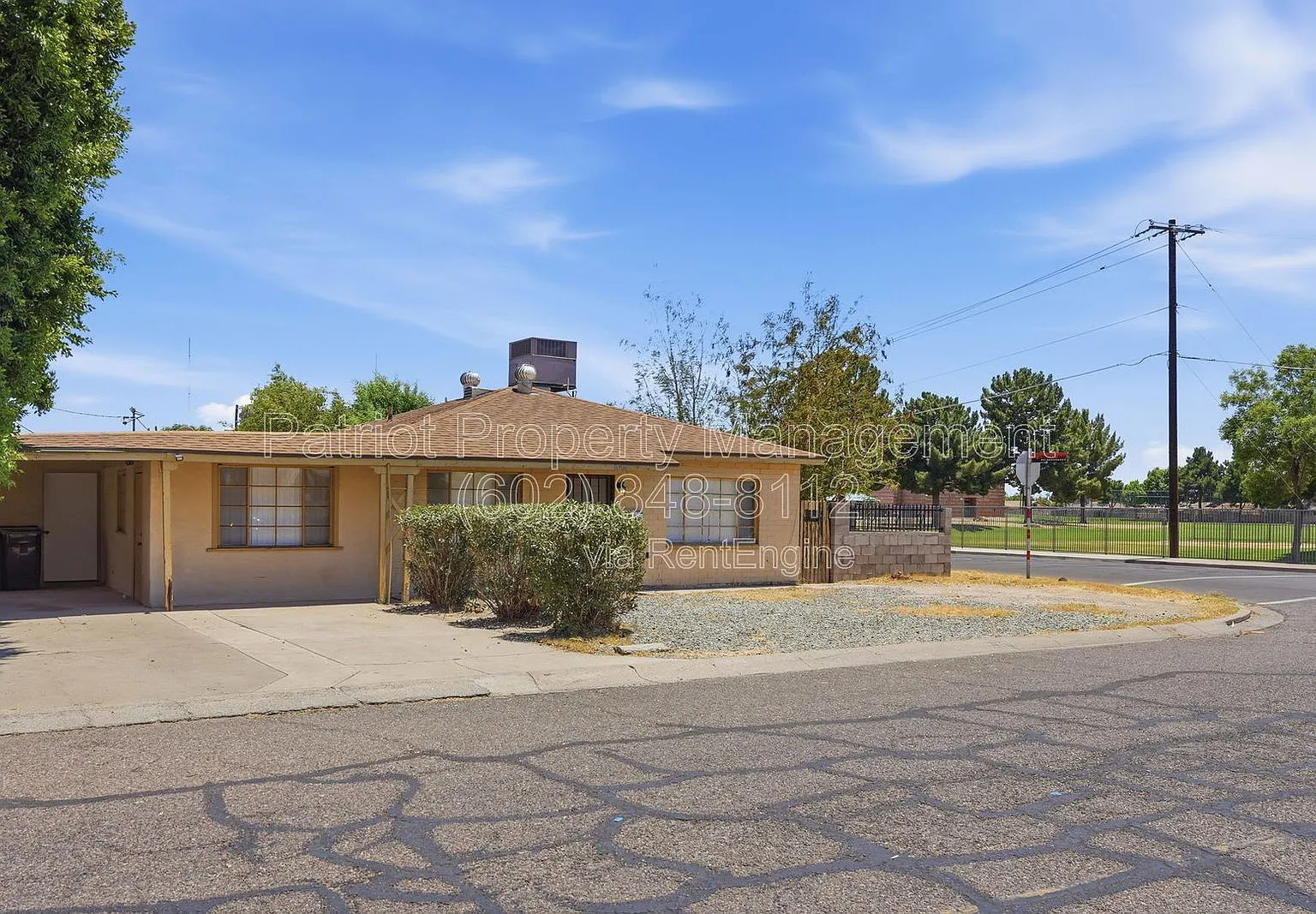 3 bed, 1.0 bath, 1180 sqft, $1,750 — Photo 1