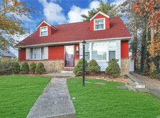 543 W Valley Stream Blvd, Valley Stream, NY 11580