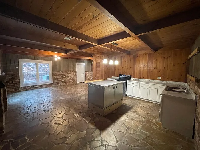 65 Greenwood Dr — Photo 13