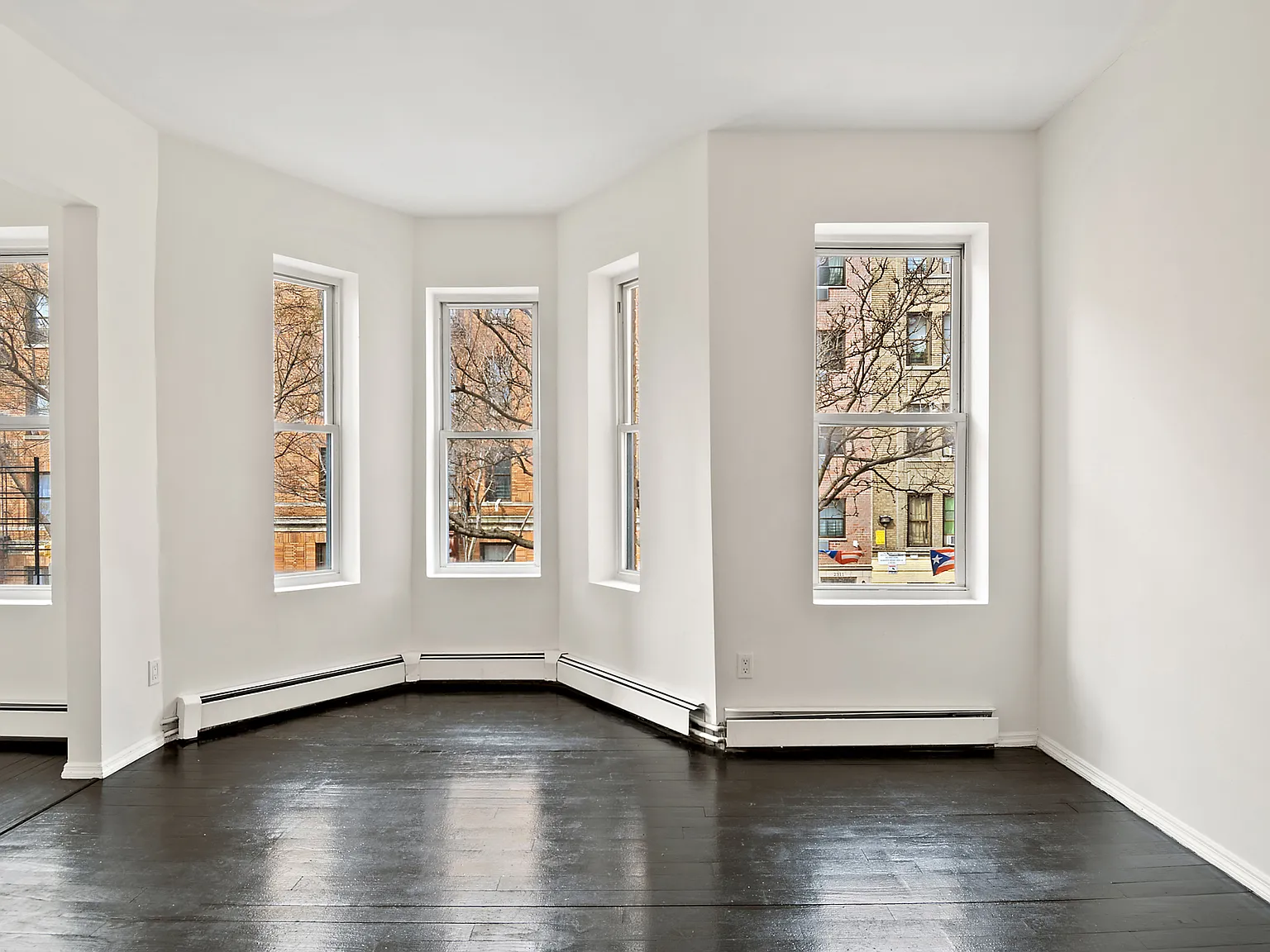3 bed, 1000 sqft, $2,800 — Photo 4