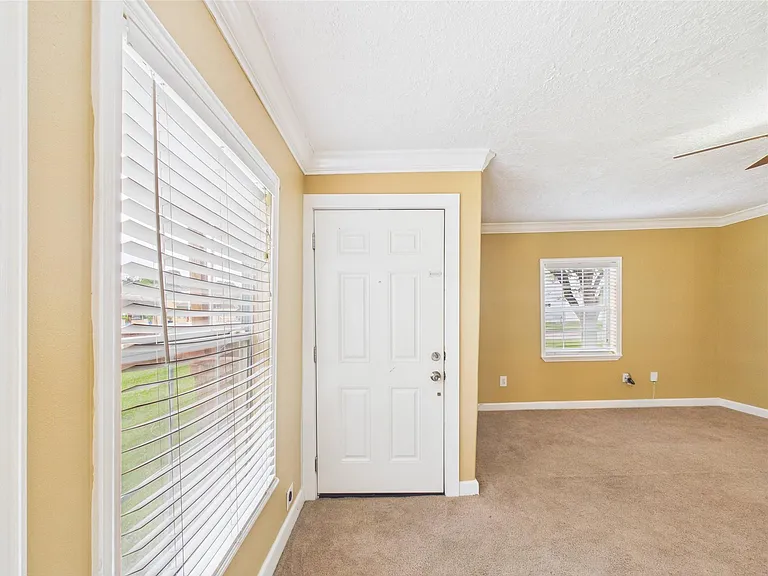 1213 W Sidnor St — Photo 15