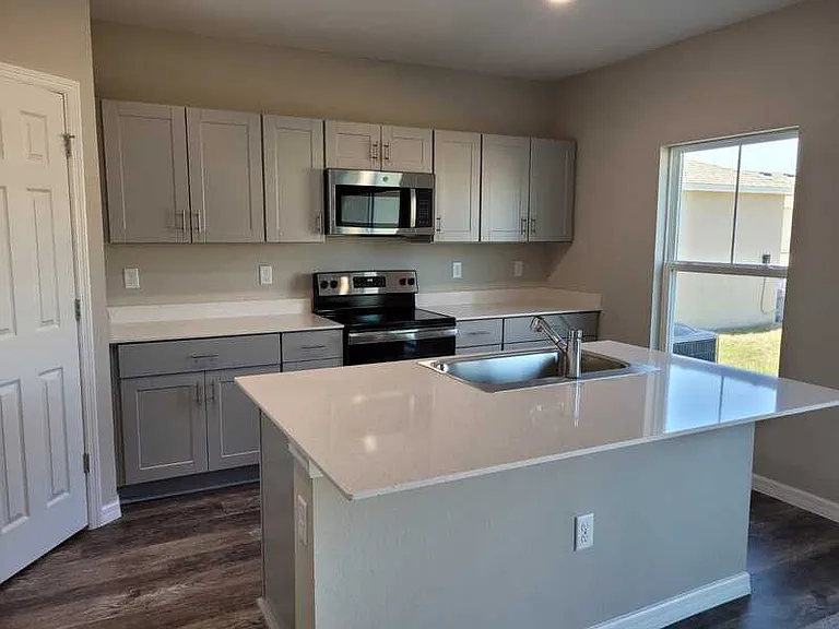 1315 Axel Cir — Photo 2