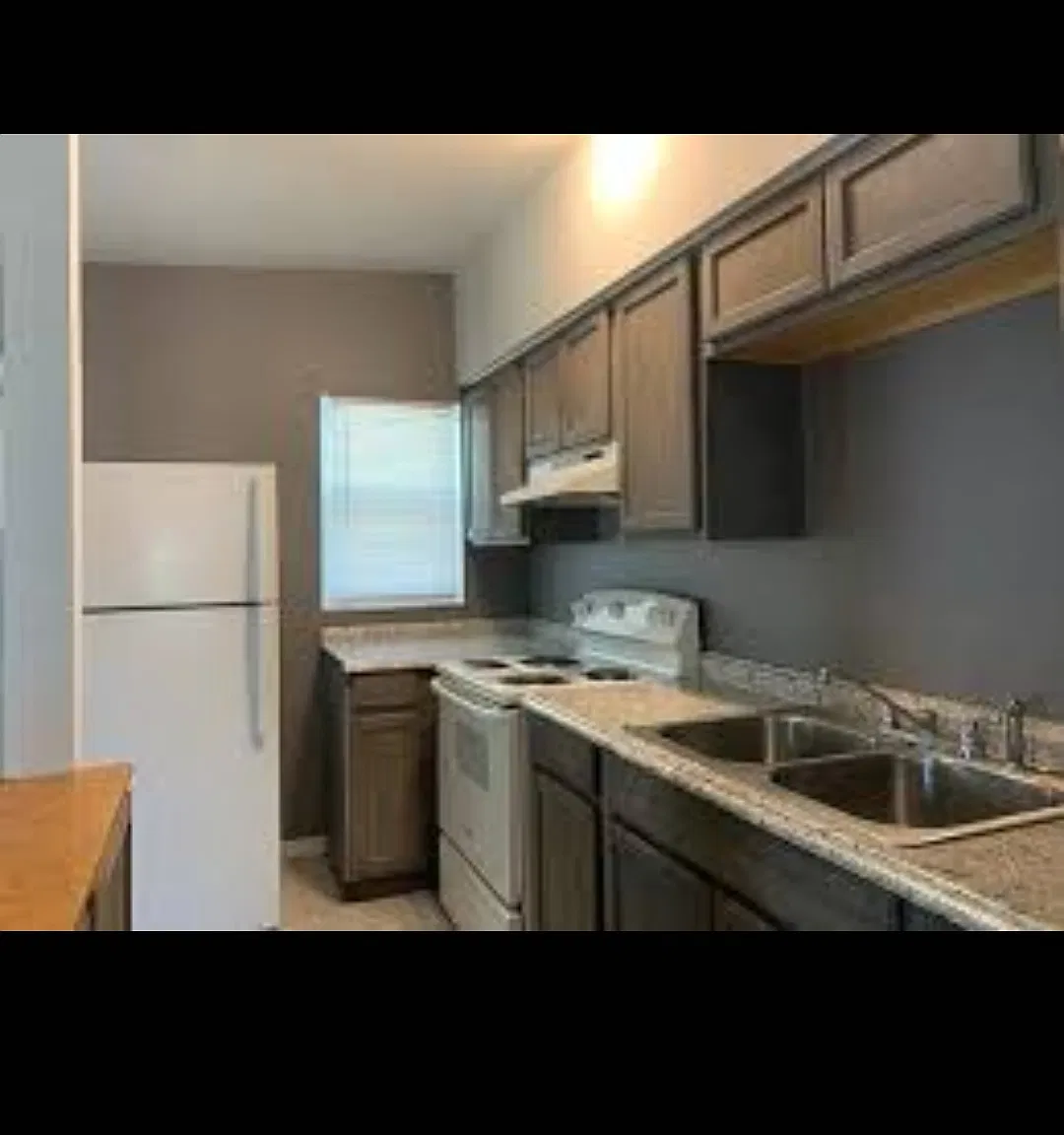 2 bed, 760 sqft, $1,300 — Photo 4