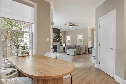 10816 Meriwether Ln — Photo 7