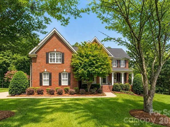 1910 Sycamore Berry Ct, Charlotte, NC 28227