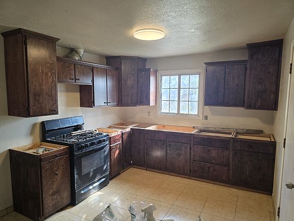 2nd image of 4483 Forest St