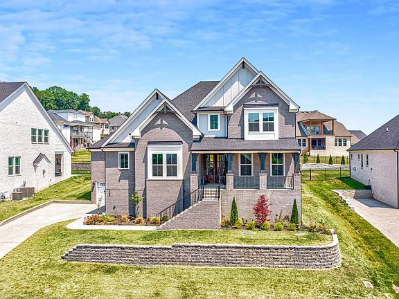 3rd image of 608 Silva Ln