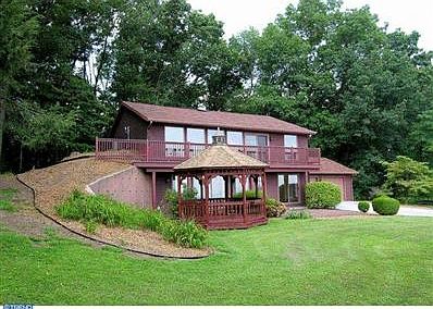 2nd image of 110 Beechwood Ct