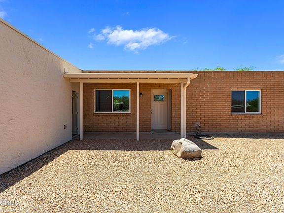 2nd image of 2061 N LAUREL Place