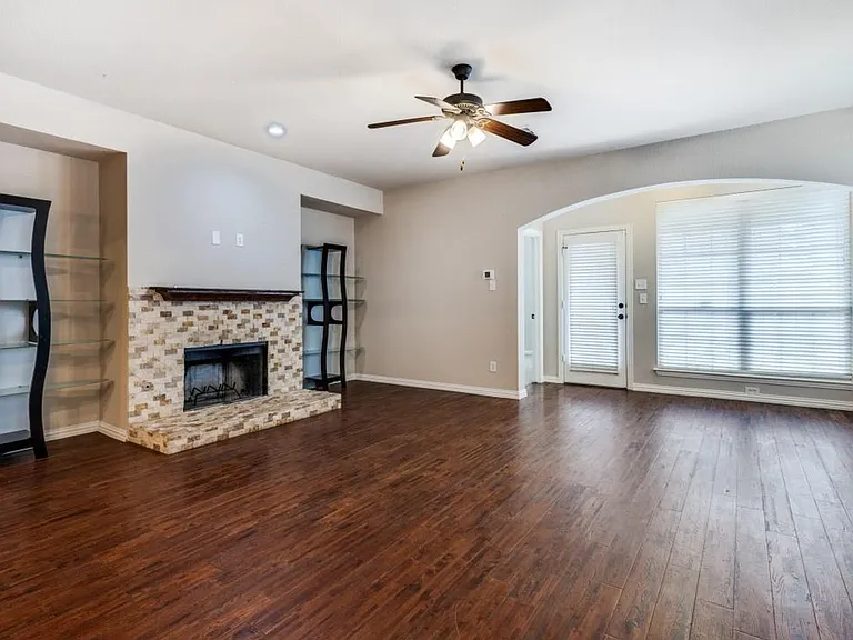 205 Chester Dr — Photo 6