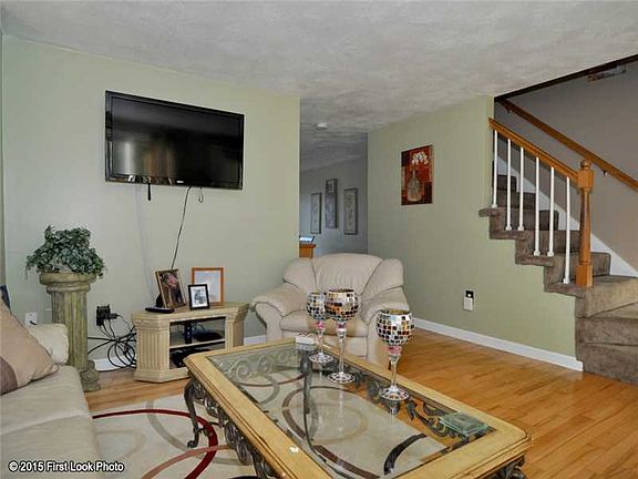 5th image of 38 Sanwood Dr