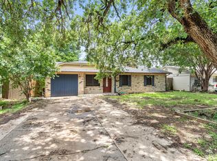 2321 Meadow Dl, Irving, TX 75060