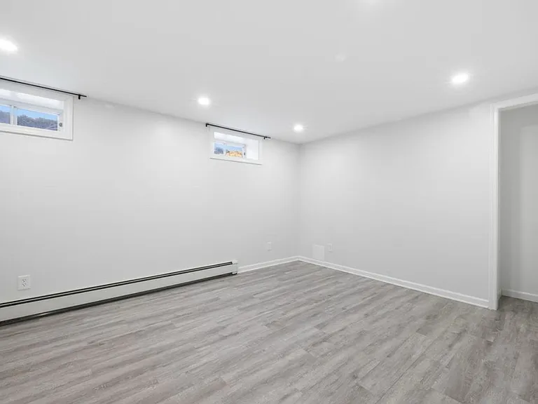 77 Alexander Ave — Photo 14