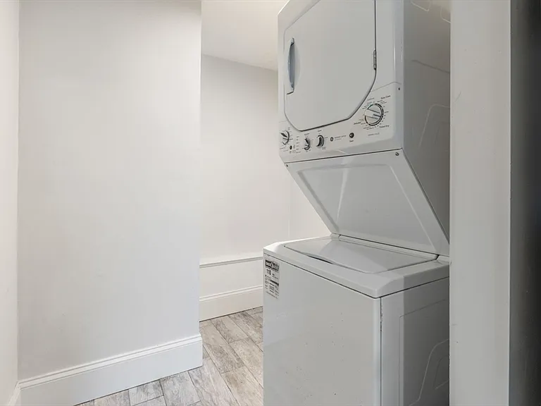 64 Florida St #2 — Photo 8
