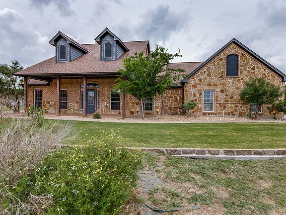 2nd image of 5584 Justine Pl