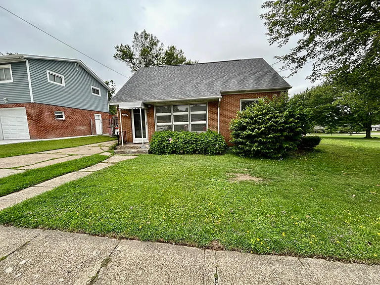 4104 Burton Ave — Photo 22