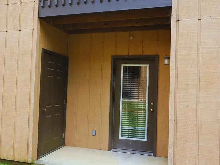 1100 Woodlawn Ave #64 — Photo 24