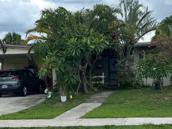 340 Bayside Rd, Palm Springs, FL 33461