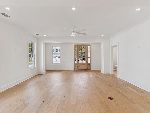 4th image of 159 Ledbetter Ave